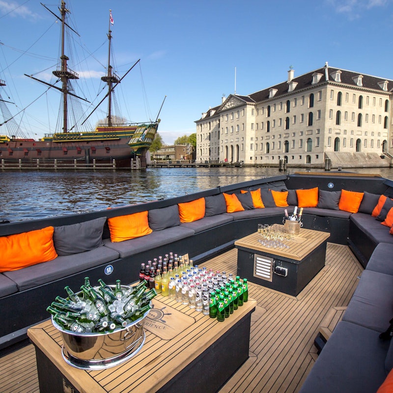 Visita de lujo a Ámsterdam en barco abierto con bar a bordo